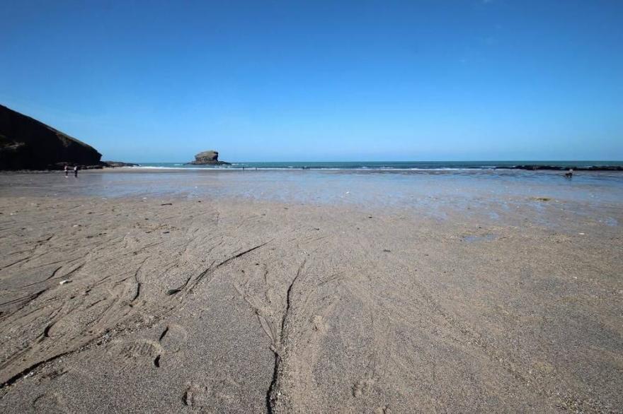 QUAYSIDE COTTAGE, pet friendly, country holiday cottage in Portreath