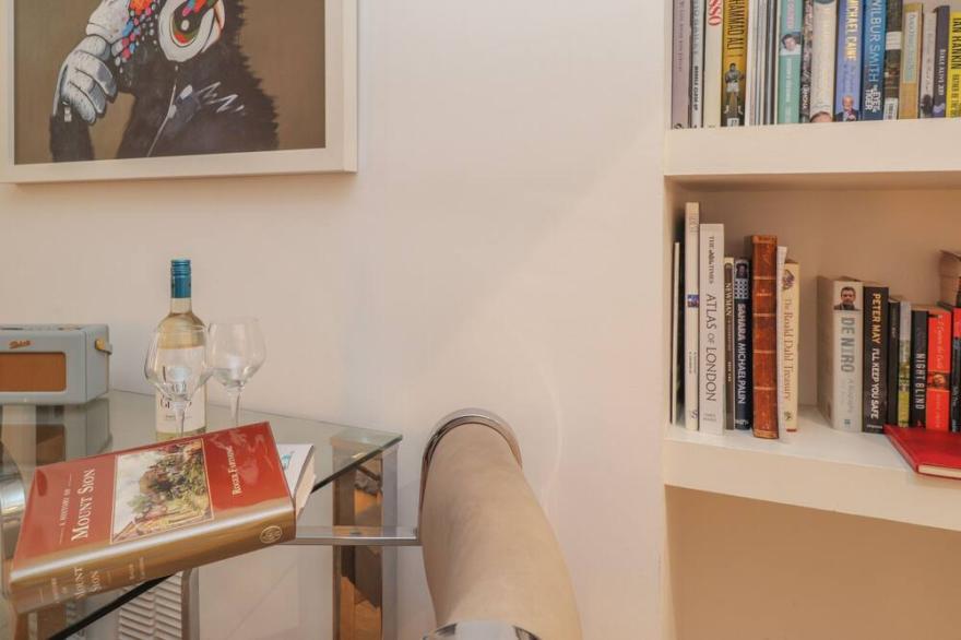 MOUNT SION, romantic, luxury holiday cottage in Royal Tunbridge Wells