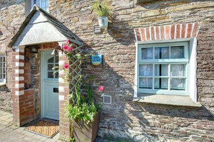 Spray Cottage - Two Bedroom House, Sleeps 4