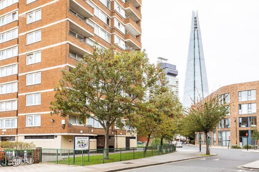 Bright London Bridge Apartment