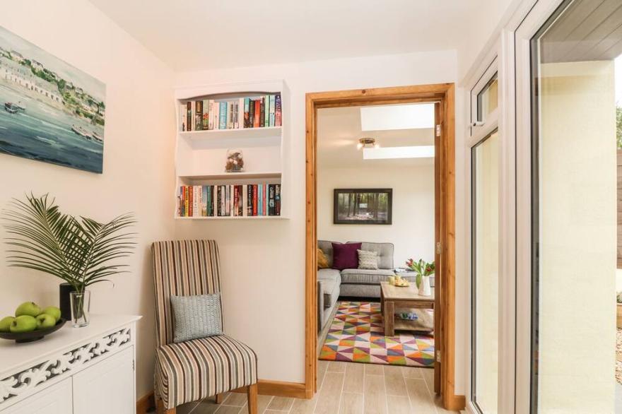 HIGHER KERNICK STABLE, pet friendly, with a garden in Blisland