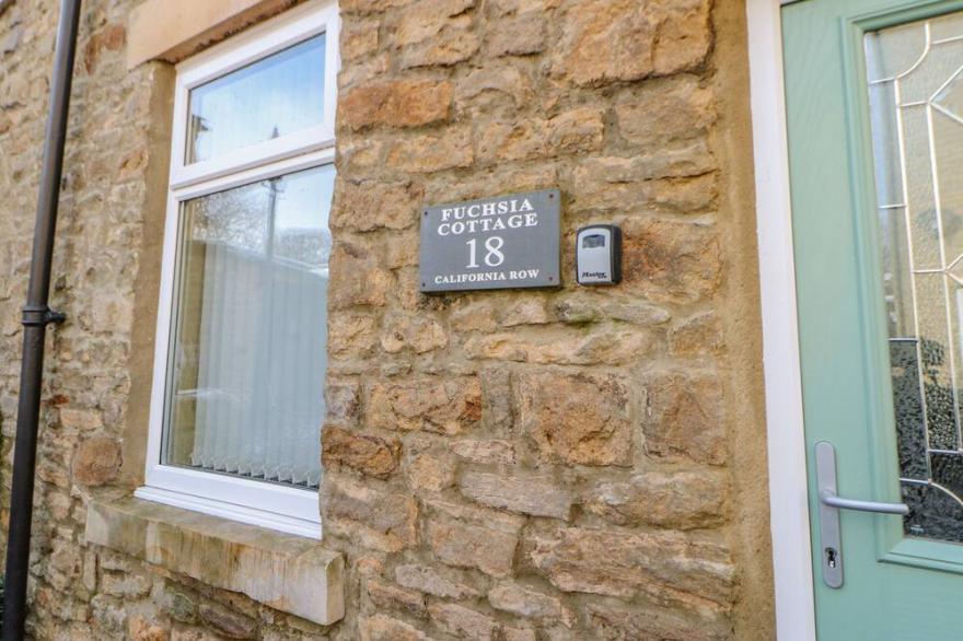 FUCHSIA COTTAGE, Pet Friendly In Middleton-In-Teesdale
