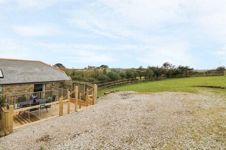 BARNEYS BARN, family friendly, with a garden in Penzance