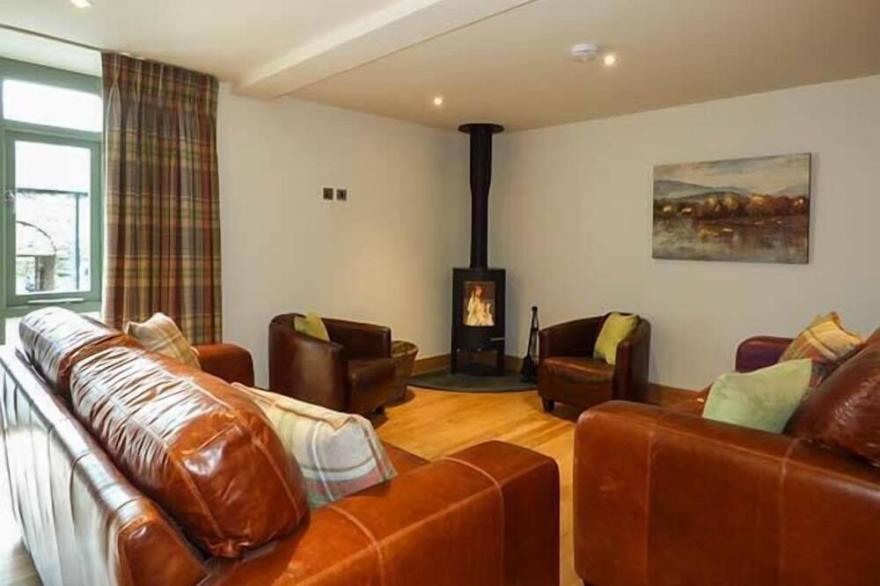 YEW COTTAGE, family friendly, luxury holiday cottage in Backbarrow