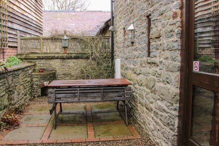 SWALLOW COTTAGE, family friendly, luxury holiday cottage in Bucknell