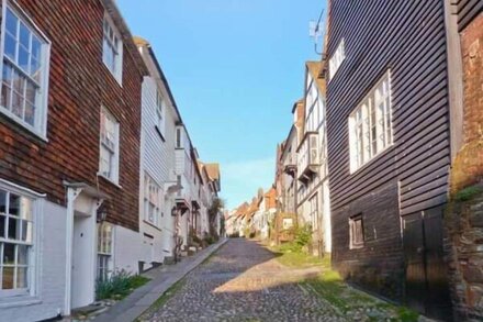 THE OLD FORGE, family friendly, with a garden in Rye