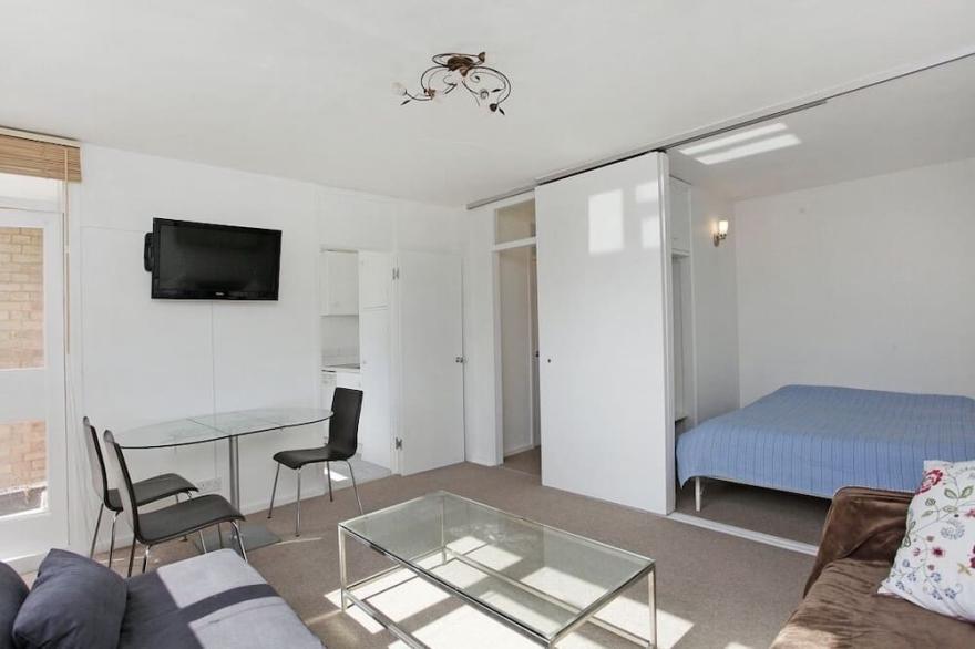 Central Studio close to East Putney tube station