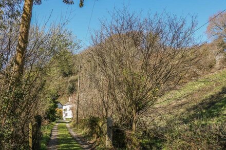 FOXGLOVES, family friendly, character holiday cottage in Upton Cross