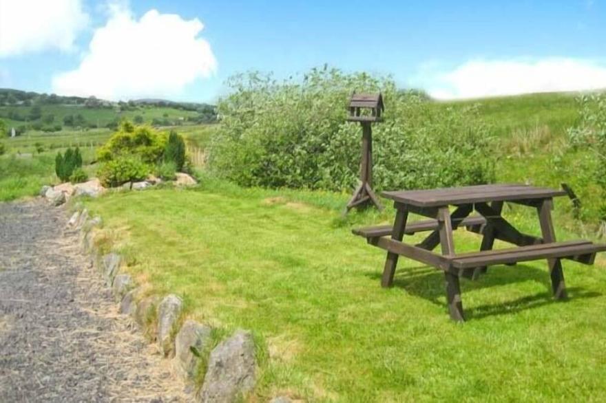 STABAL COTTAGE, family friendly, with a garden in Dolgellau