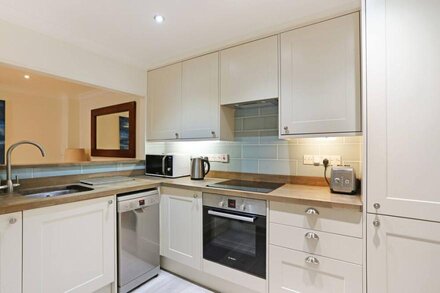 Wonderful Central London 2 bed 2 bathroom Flat in the middle of town.