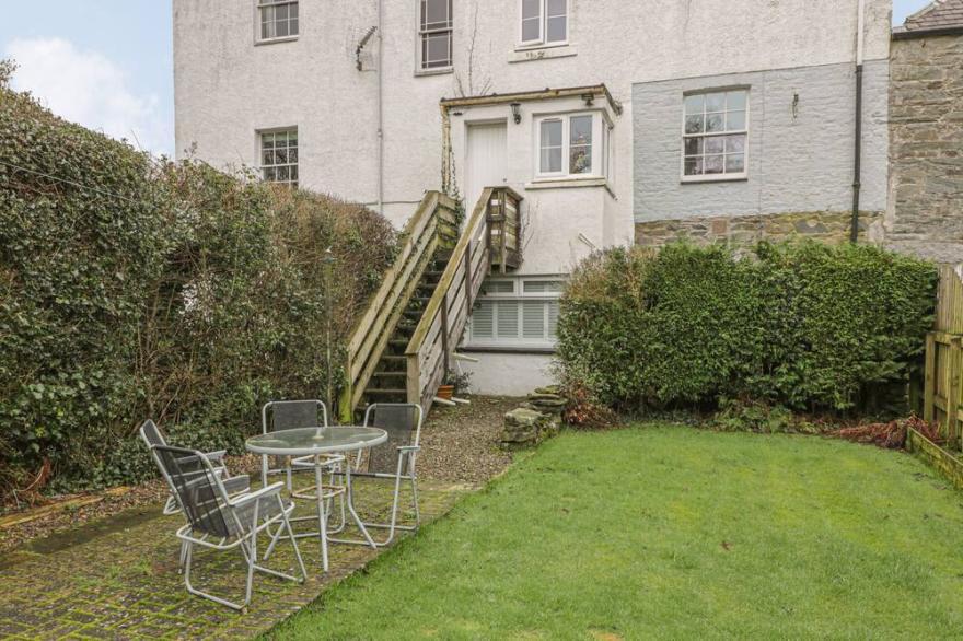 79 LAUREL BANK, pet friendly, with a garden in Gatehouse Of Fleet