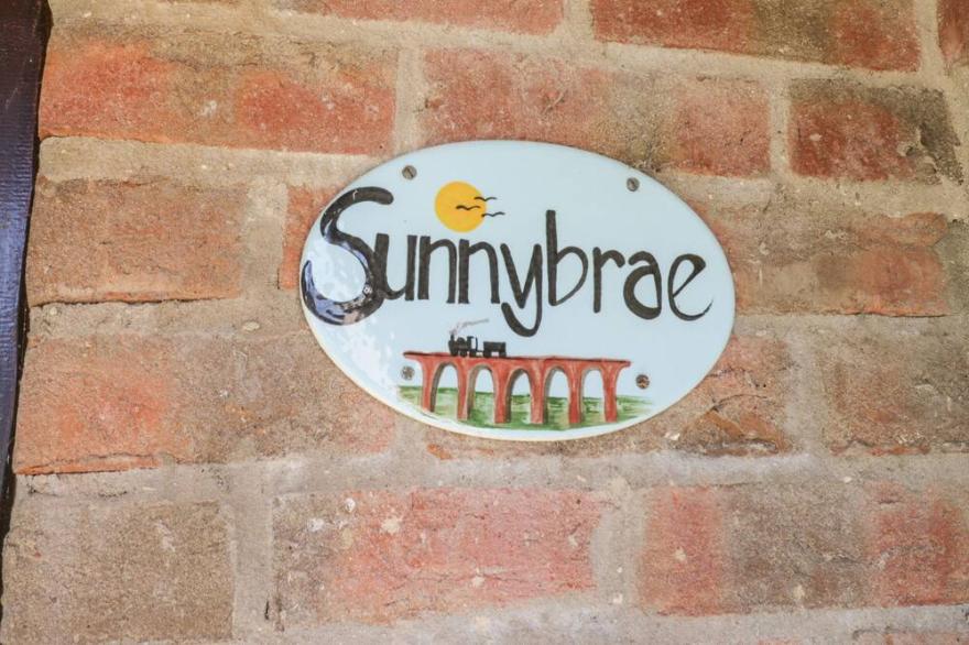 SUNNYBRAE, Family Friendly, With A Garden In Whitby