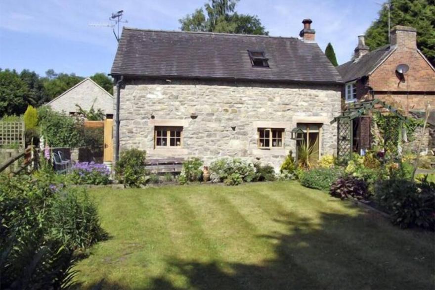 CHURCH BARN, character holiday cottage in Fenny Bentley