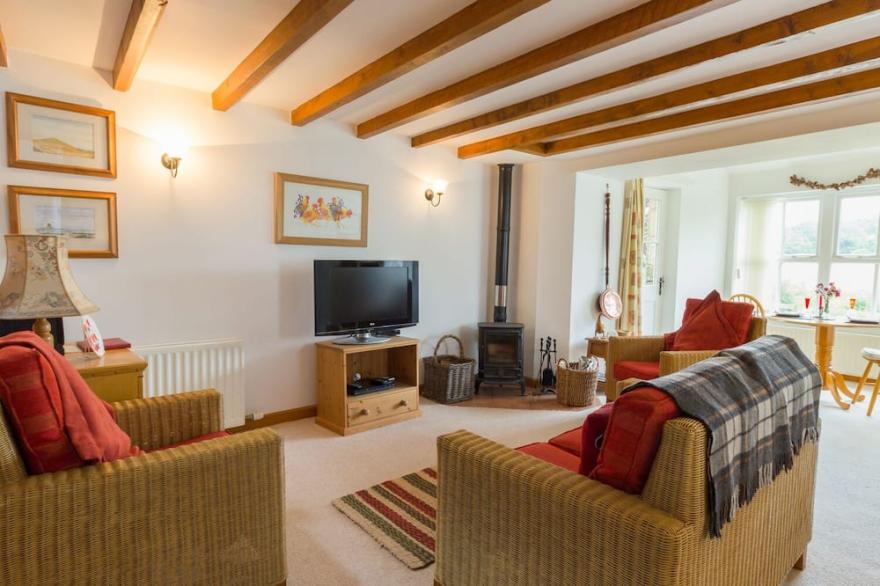 THE BOTHY, pet friendly, country holiday cottage in Lowick
