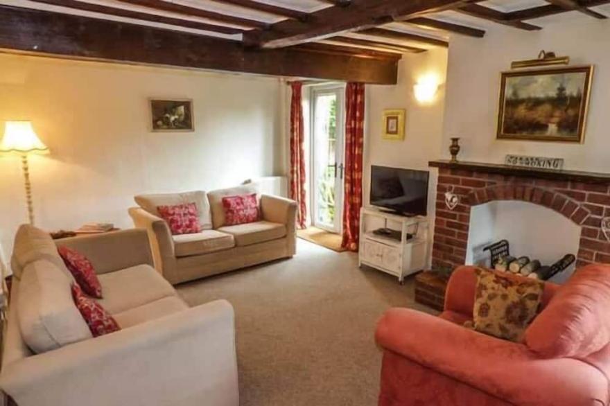 JASMINE COTTAGE, family friendly, with a garden in Dalton Near Thirsk