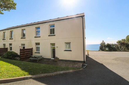 SEAVIEW, pet friendly, country holiday cottage in Coverack