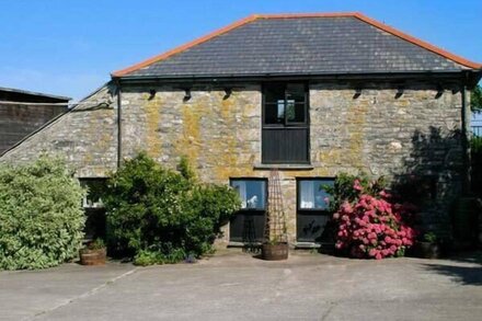 OWL COTTAGE, family friendly, character holiday cottage in Camelford