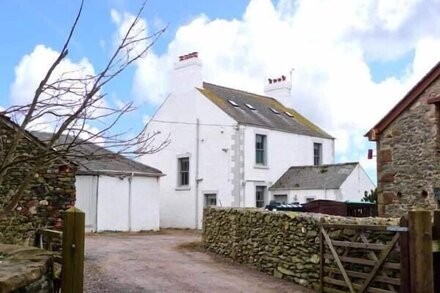 RACESIDE FARM, pet friendly, character holiday cottage in Kirksanton