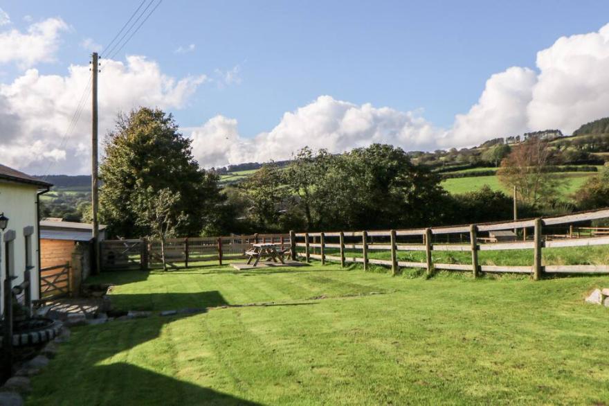 HIGHER WHIDDON FARM WHIDDON WELL, pet friendly in Ashburton