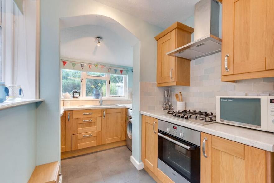 Oak Cottage - Two Bedroom House, Sleeps 4