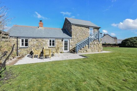 The Byre - Sennen - Three Bedroom House, Sleeps 6