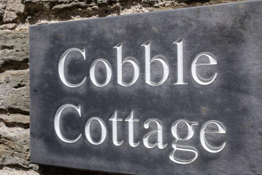 COBBLE COTTAGE, Family Friendly, With Open Fire In Boscastle