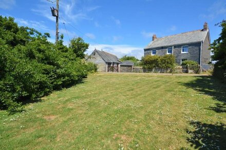 Byre Cottage - Two Bedroom House, Sleeps 4