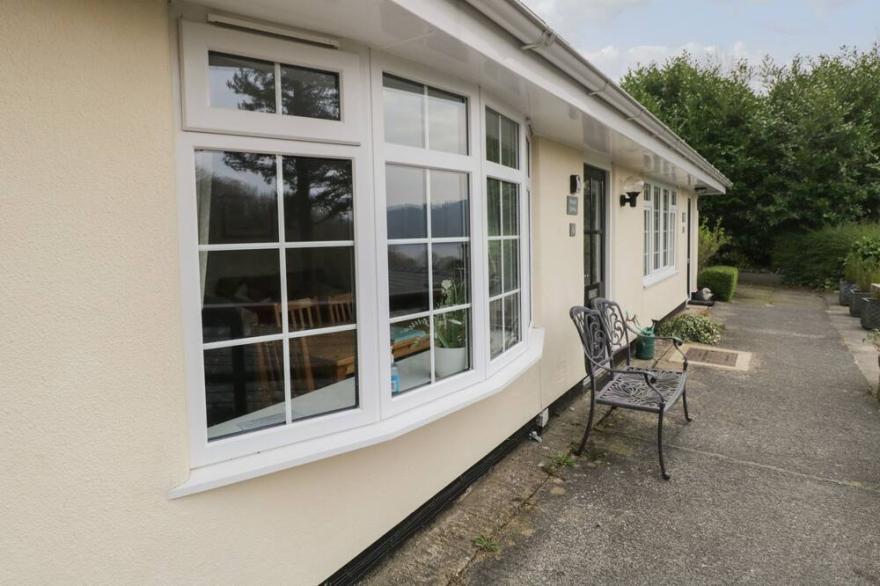 PRIORY GHYLL, family friendly, with a garden in Bowness-On-Windermere