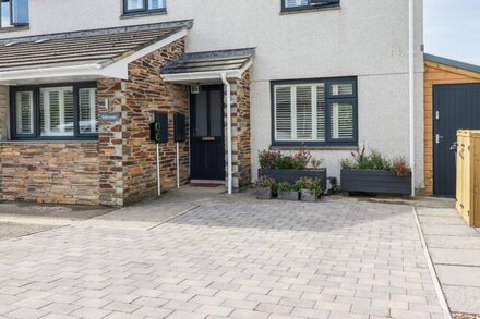 TRELOWEN, pet friendly, with a garden in Padstow