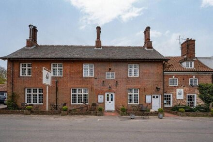 The Old Town Hall - Four Bedroom House, Sleeps 8