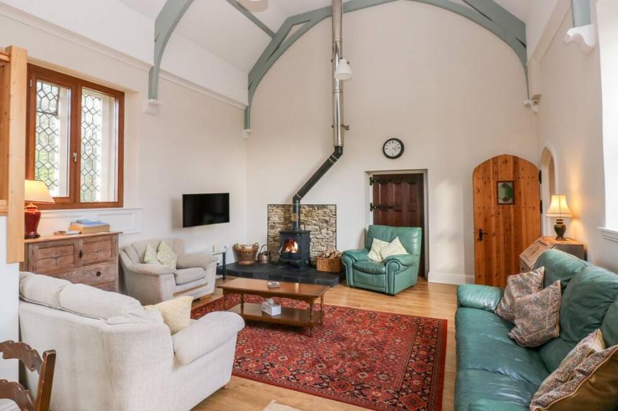 SCHOOL HOUSE, pet friendly, character holiday cottage in Spittal
