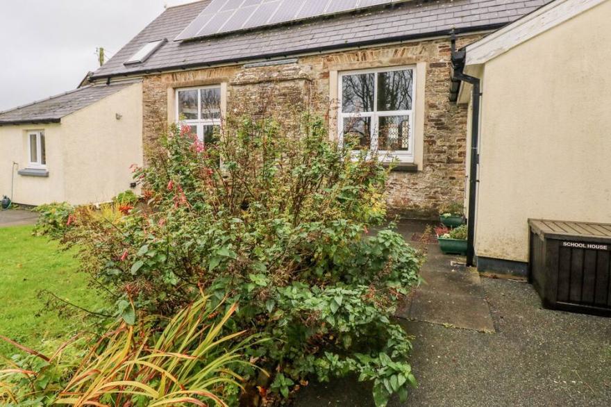 SCHOOL HOUSE, Pet Friendly, Character Holiday Cottage In Spittal