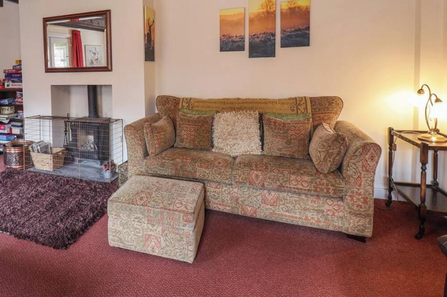 THE MEWS, pet friendly, character holiday cottage in Bridlington