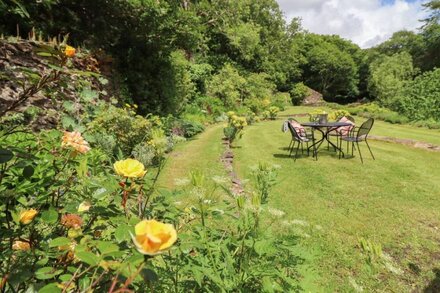 BODOWEN COACH HOUSE, family friendly, with open fire in Barmouth