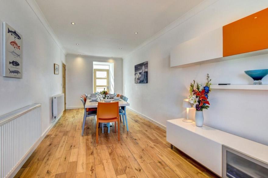 Penpont - Five Bedroom House, Sleeps 10