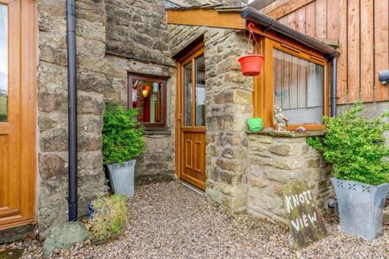 KNOTT VIEW, family friendly, with a garden in Sedbergh