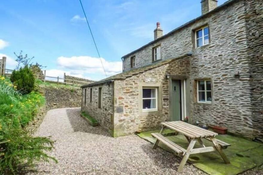 STREET HEAD FARM, Pet Friendly, Luxury Holiday Cottage In Lothersdale