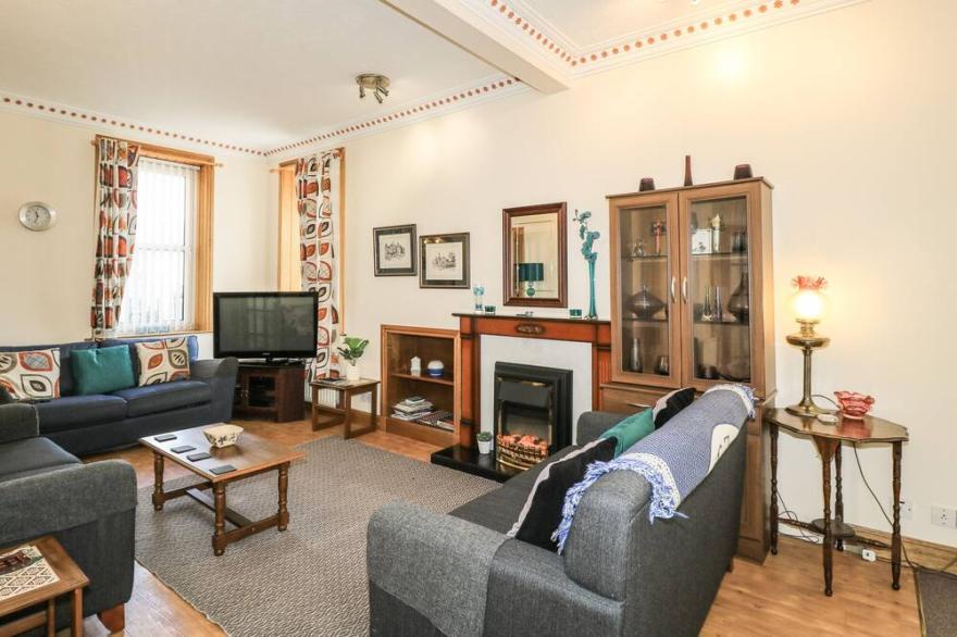 ST. DUTHUS HOUSE, family friendly in Stornoway