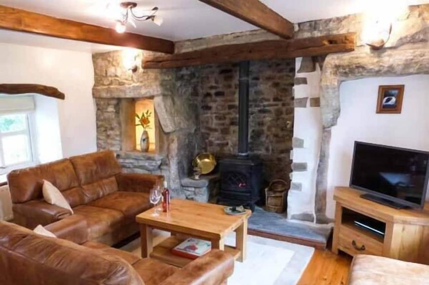 THE STABLES, pet friendly, with a garden in Horton-In-Ribblesdale