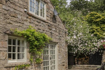 QUOITS COTTAGE, family friendly, luxury holiday cottage in Goathland