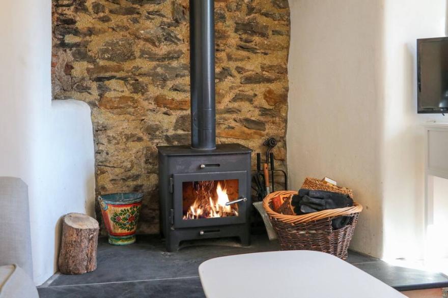 SPRING COTTAGE, family friendly, with open fire in Berrynarbor