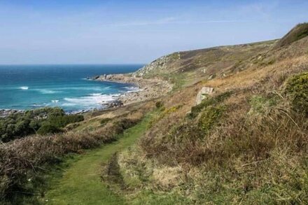 THE COACH HOUSE, pet friendly, character holiday cottage in Sennen