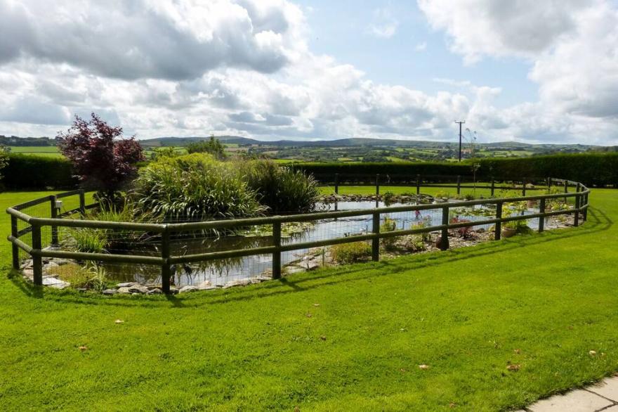 THE SHIPPON, family friendly, country holiday cottage in Polyphant