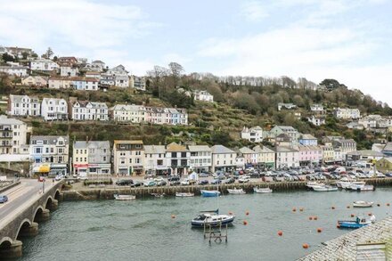 RIVERCREST, family friendly, with a garden in Looe