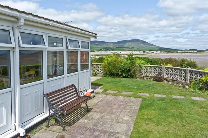 OYSTER CATCHER, Pet Friendly, Country Holiday Cottage In Southerness