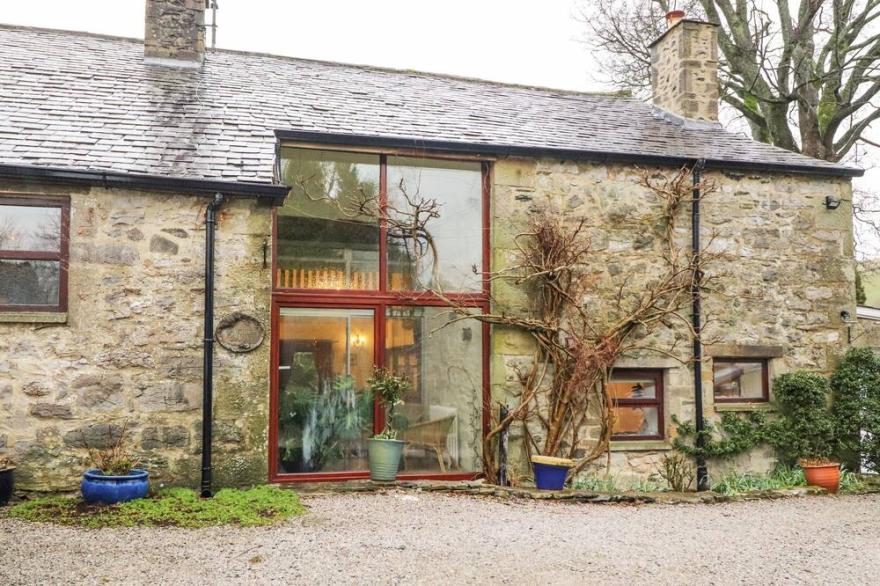 HAWORTH BARN, Pet Friendly, Character Holiday Cottage In Stainforth