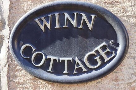 WINN COTTAGE, pet friendly, with open fire in Pateley Bridge