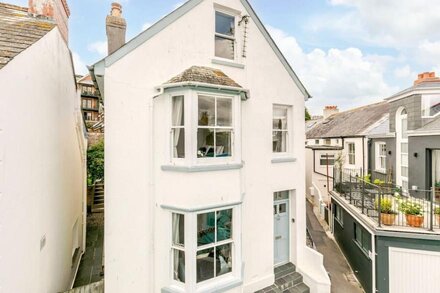 Harbour View House - Four Bedroom House, Sleeps 8