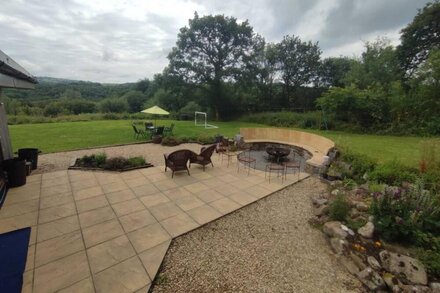 4-bed Barn with Hot tub, Sauna & plunge pool