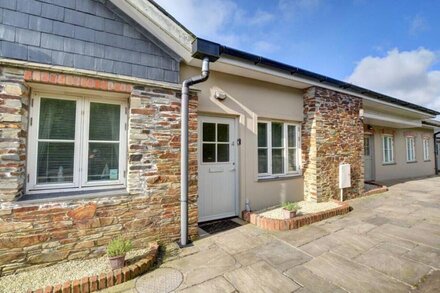 Pen-Y-Les - Three Bedroom House, Sleeps 6